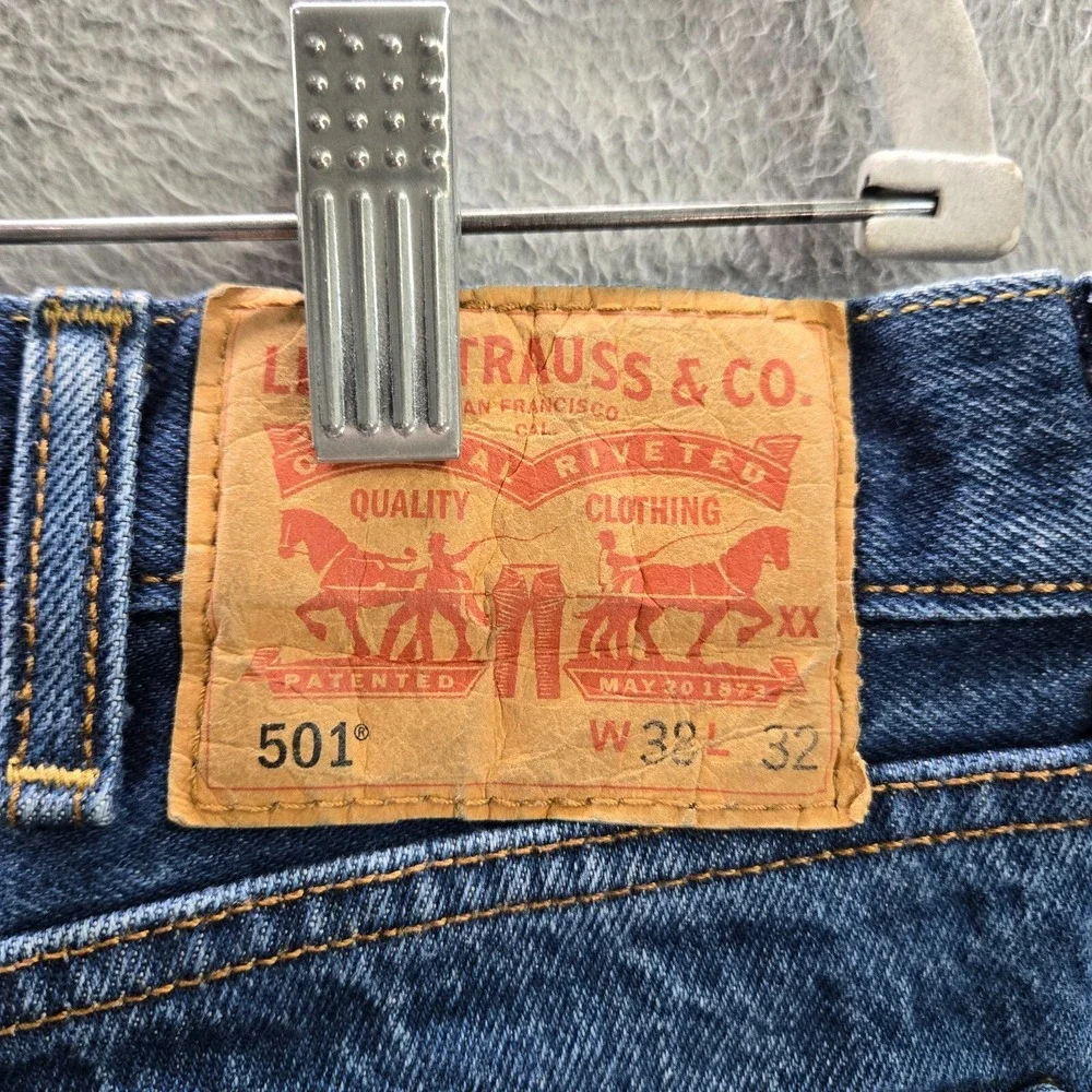 Levis *please carefully